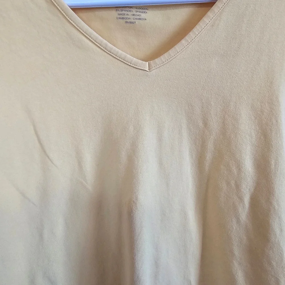 Hanes Nano-T Womens V-Neck T-Shirt Yellow Short Sleeve Cotton‎ Blend XL